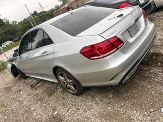 2014 Mercedes-Benz E 350 4MATIC - Exterior Rear Right Corner Image